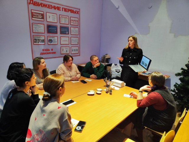 10 декабря в МБУ ДО "ЦДОД "Контакт" состоялся Фестиваль мастер-классов декоративно-прикладного творчества и изобразительного искусства "Творчество: традиции и современность"