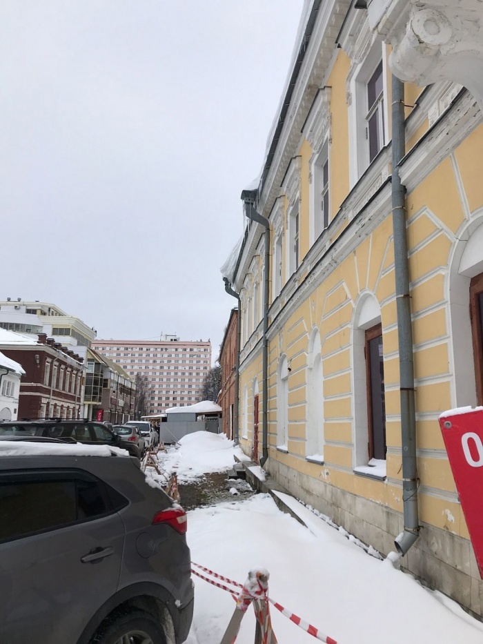 Памятка по безопасности при сходе снега с крыш зданий